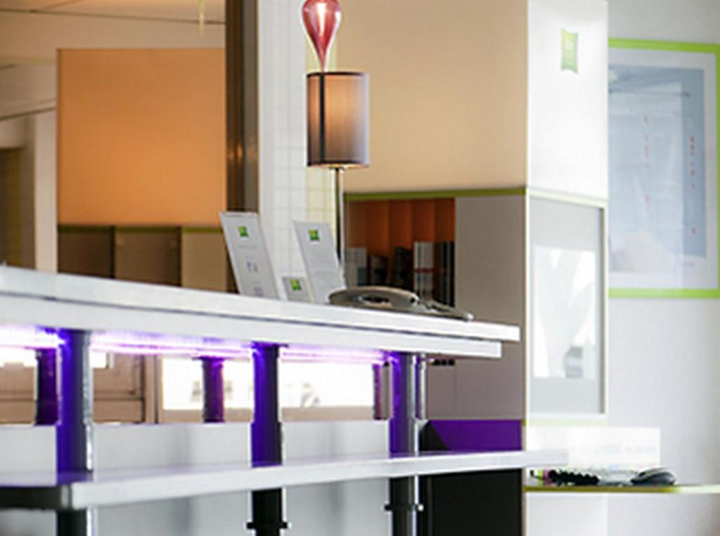 Отель Ibis Styles Bourg En Bresse Интерьер фото